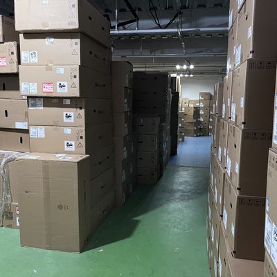 Lenovo ThinkSystem SN550 V2 Tower Blade Server com processador de 2.1 GHz Frequência principal